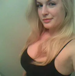 Escorts Medicine Hat, Alberta Hello guys am available for any kinds of escort service