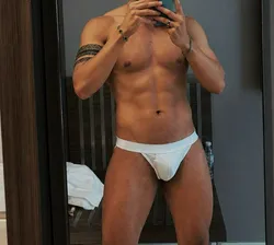 Escorts Dubai, United Arab Emirates Cresto
