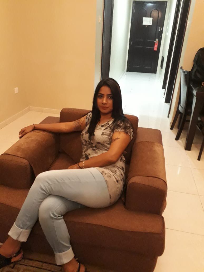 Escorts Dubai, United Arab Emirates Shama Busty Girl