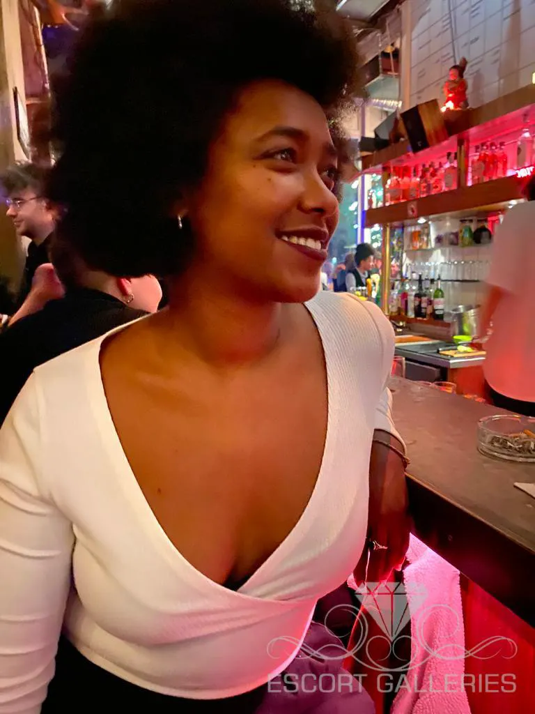 Escorts Lille, France Maia B