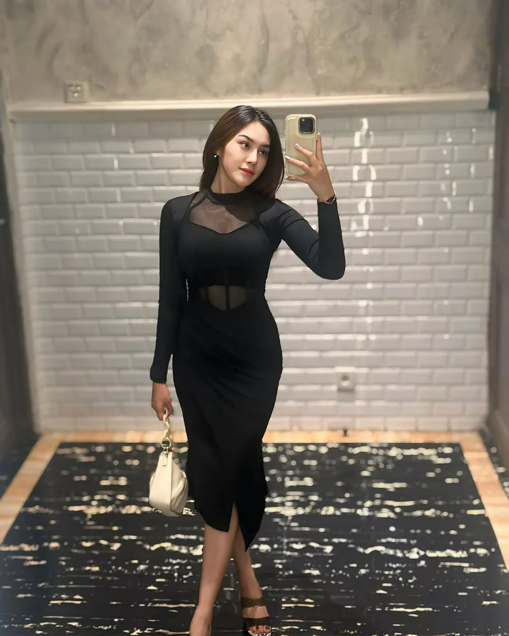 Escorts Jakarta, Indonesia Devita