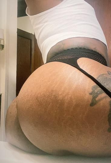 Escorts Detroit, Michigan * VISITING * for a limited time !! creamy fun with JUICY . have you cumin all night 😘 👅🎂 💦💧💧