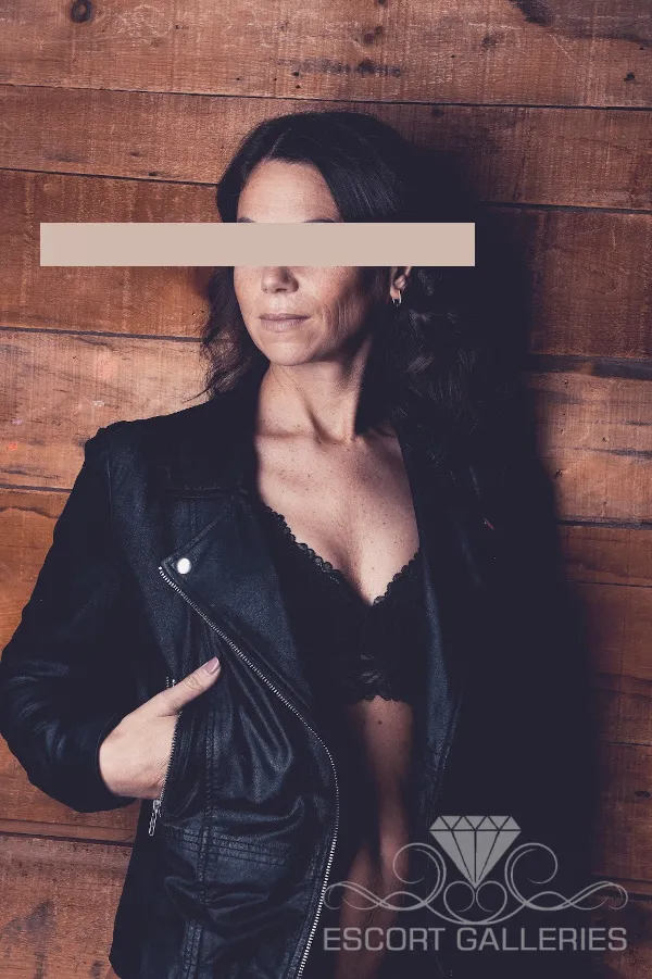 Escorts Koeln, Germany Gina