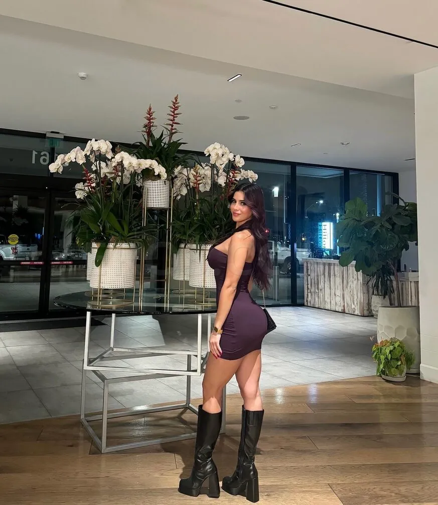 Escorts Miami, Florida VIP Pao