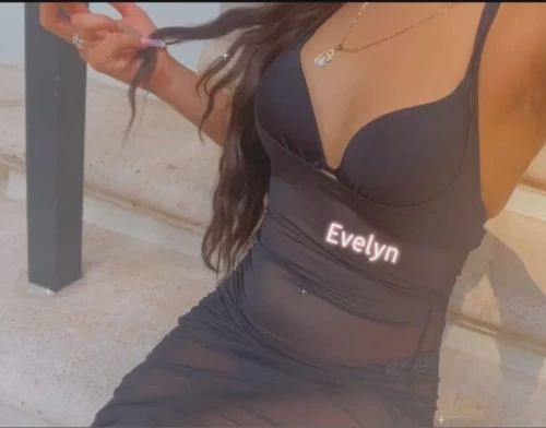 Escorts Chicago, Illinois Evelyn's Specials *mention Evelyn*