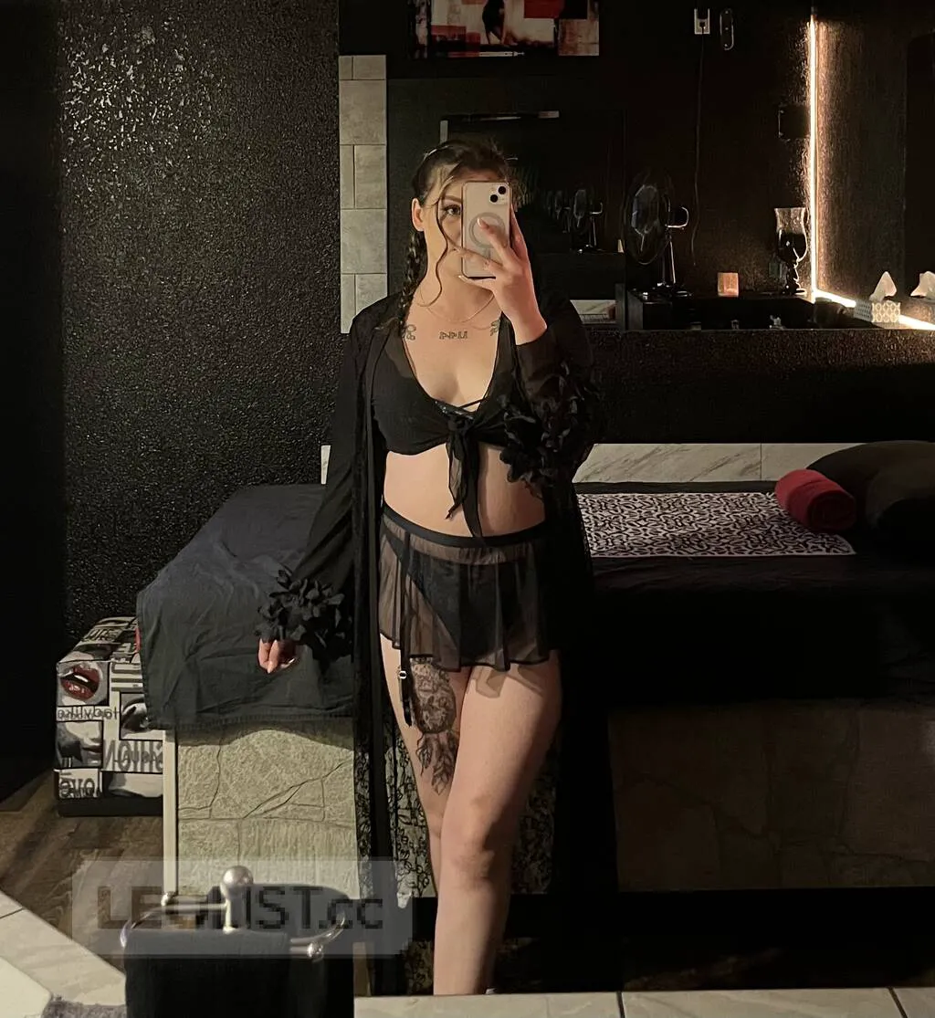 Escorts Red Deer, Alberta playful and slutty babyyy ;) , tonight only 24/7 outcall