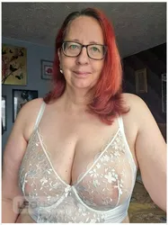 Escorts Vaudreuil-Dorion, Quebec Femme mâture de 50 ans MILF BBW offre du plaisir intense