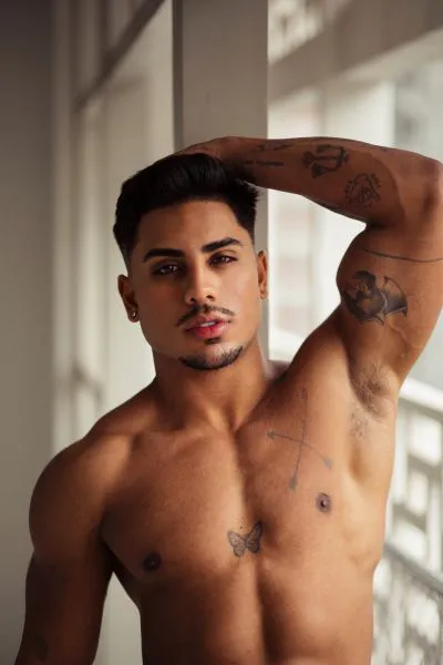 Escorts Dubai, United Arab Emirates CauaBrazilian