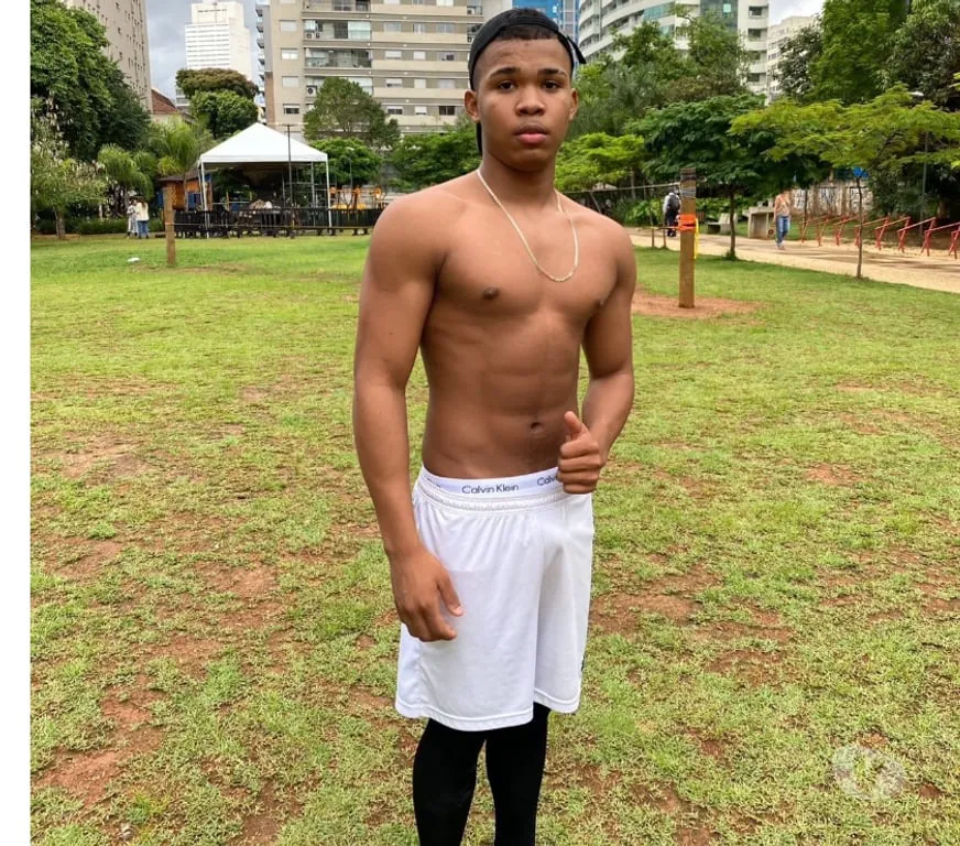 Escorts London, England 19-year-old dominant heterosexual male🇧🇷