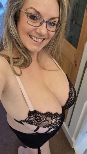Escorts Athens, Ohio yo Milf looking to suck and fuck💕younger guy💕