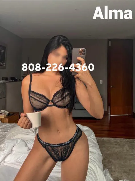 Escorts Honolulu, Hawaii Sneak Away with Alma...