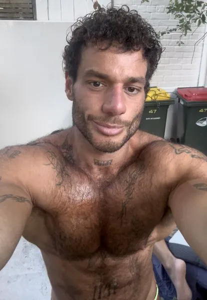 Escorts Sydney, Australia Henry_henryy