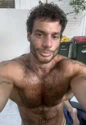 Escorts Sydney, Australia Henry_henryy