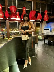 Escorts Lagos, Nigeria Gummibear