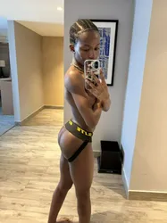 Escorts Ottawa, Ontario Posh_Adxnis