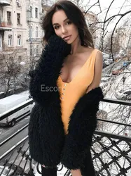 Escorts Russia Carolina