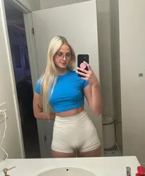 Escorts Winnipeg, Manitoba Nadia