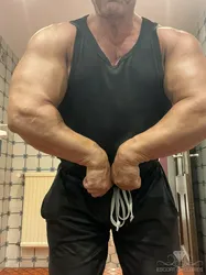 Escorts Koeln, Germany Musclegott