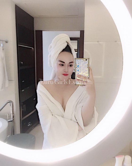 Escorts Makassar, Indonesia Aura