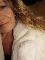 Escorts Victoria, British Columbia ☆ FOXY, 50 and FABULOUS☆ Outcall ☆ NO deposit required