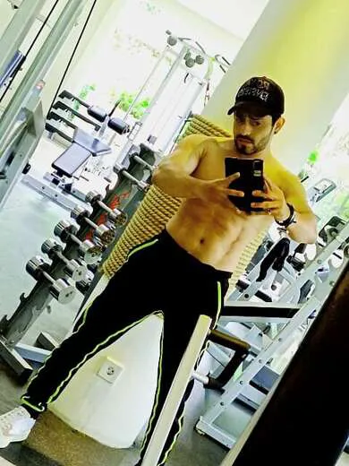 Escorts India Looking for decent honest an classy person