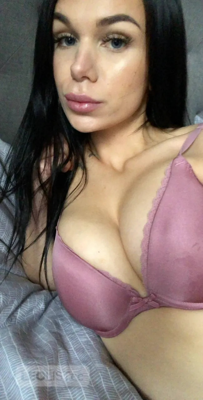 Escorts Toronto, Ontario Sexy, Smart, professional, Cum New Girl in Town For Real Fun