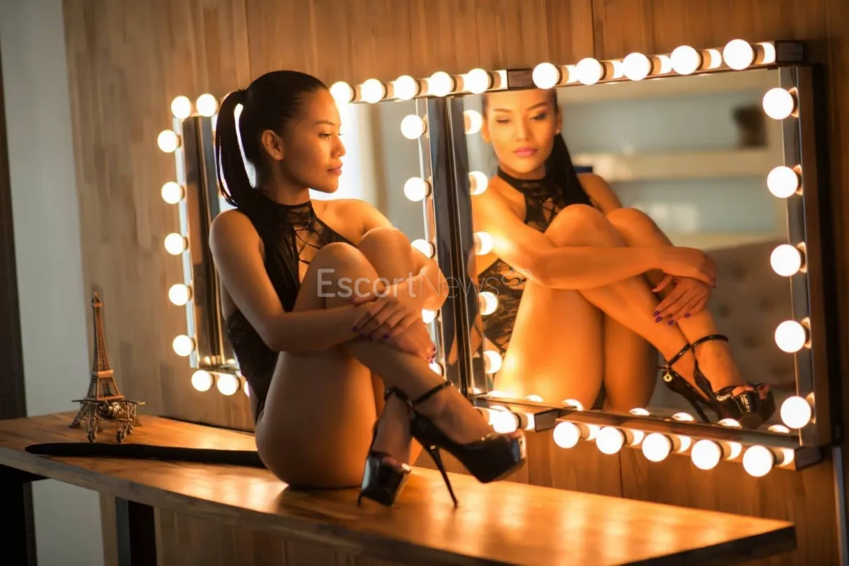 Escorts Hong Kong Tan