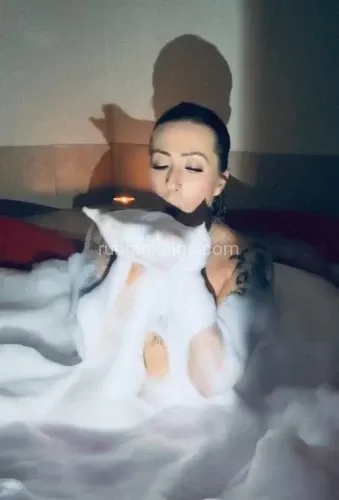 Escorts Oklahoma City, Oklahoma Like cupcakes?cum take a taste???